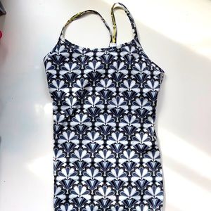 Ivivva tank size 14 black white
